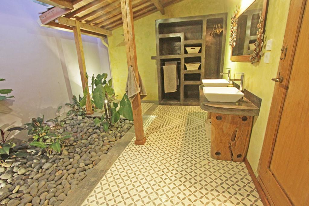 Guesthouse Mooz Canggu Quarto foto